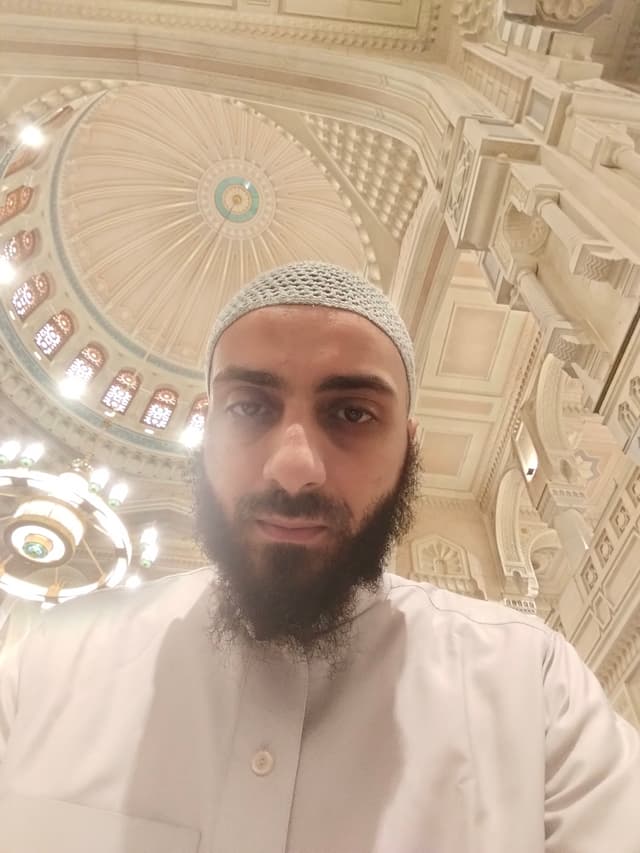 الملف الشخصي